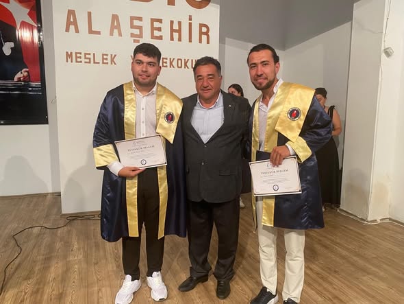 Ba�kan�m�z Celal Bayar �niversitesi Ala�ehir Meslek Y�ksekokulu mezuniyet t�renine kat�l�m sa�lad�.